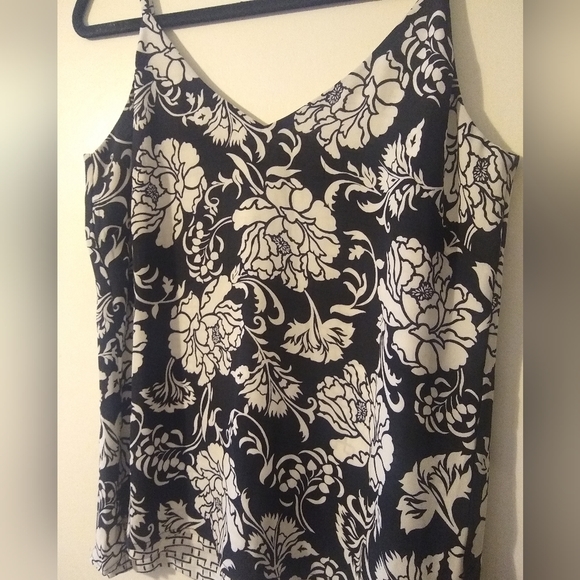 Express 2 in 1 Sleeveless cami black and white reversible prints Size XS - Picture 3 of 8